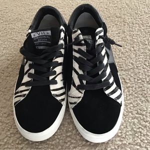 Vh 1954 Sneakers Size 10 Black with Zebra Trim, Laces, Black Star